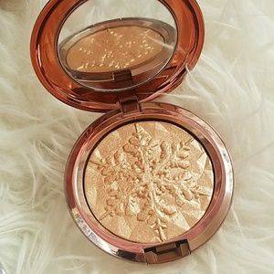 MAC Whisper of Gilt Holiday '17 collection